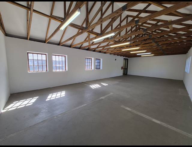 89M² OFFICE TO LET IN PARKMORE